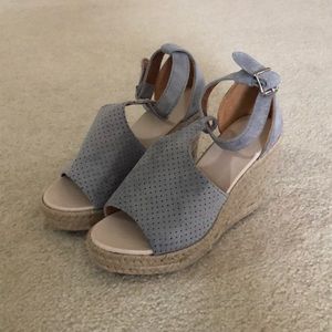 Light grey wedges, size 37